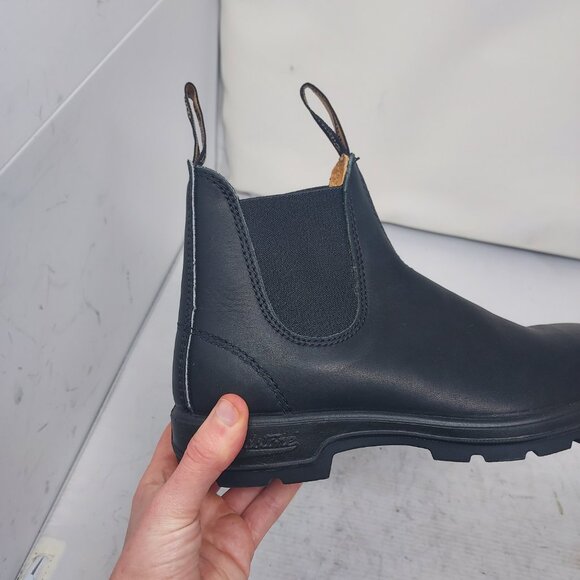 Blundstone Black Chelsea Boot - Picture 2 of 8